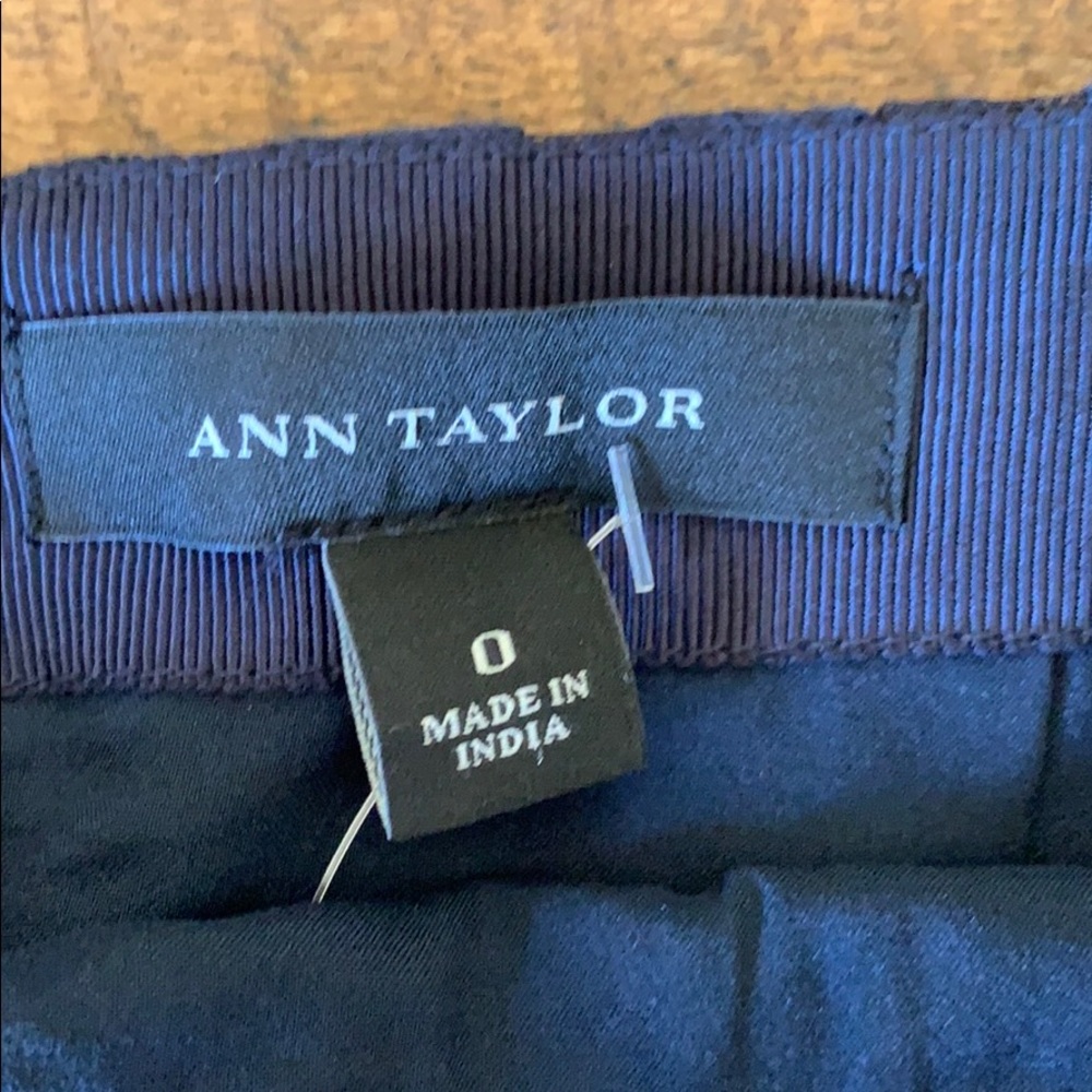 NWT Ann Taylor Navy Pencil Lace Skirt 0 - Picture 6 of 6